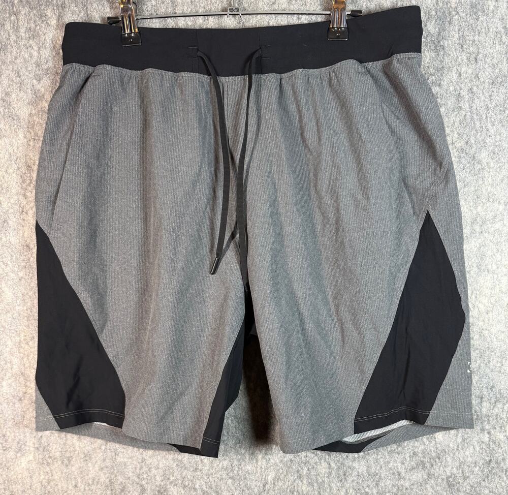 Lululemon Namaste At The Beach Mens Large 9" Gray Black Lined Athletic Shorts